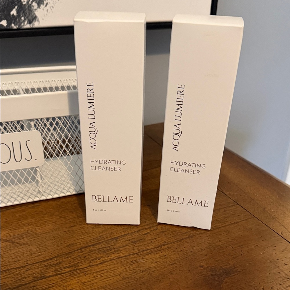 Bellamie Acqua Lumiere Hydrating Cleanser - Elegant White